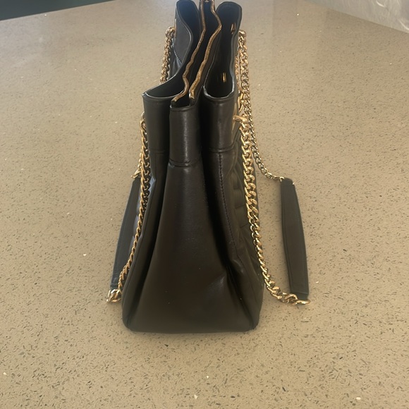 Michael Kors Classic Chevron Quilted Leather Tote - Picture 15 of 15